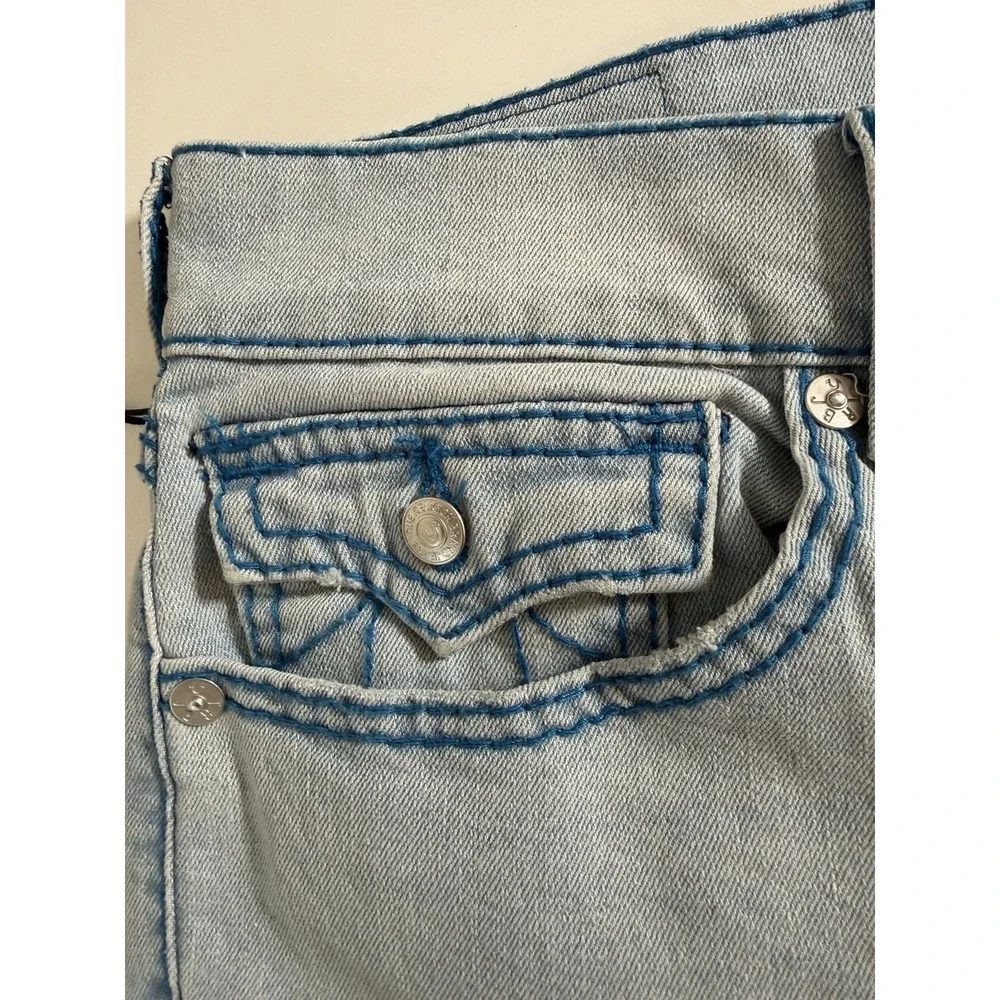 True Religion Geno Big T Flap Jeans 34x32 Light Wash Blue Tonal Stitch New